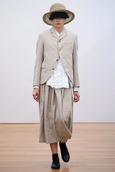 Look 32